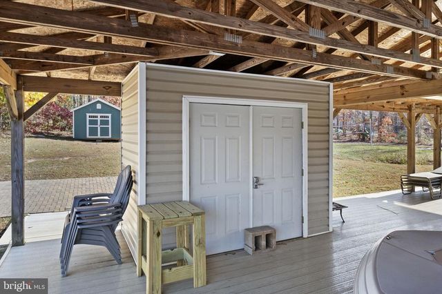 14 OAK RD, Bumpass, VA 23024