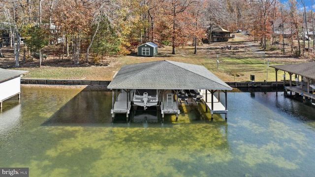 14 OAK RD, Bumpass, VA 23024