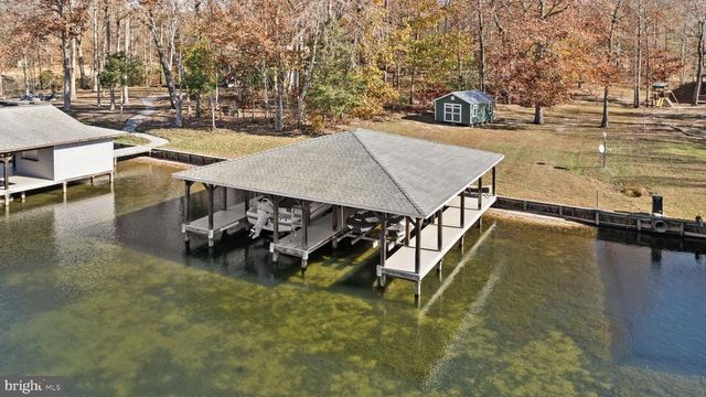 14 OAK RD, Bumpass, VA 23024