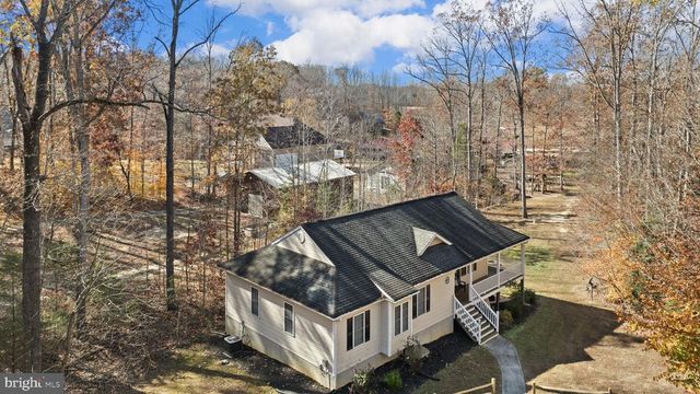14 OAK RD, Bumpass, VA 23024