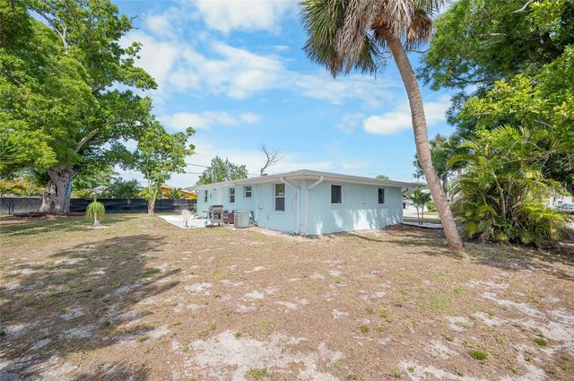 231 LAKEVIEW LANE, Englewood, FL 34223