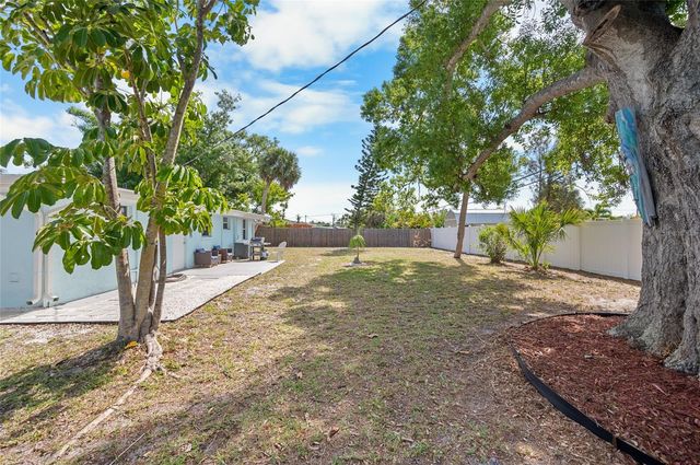 231 LAKEVIEW LANE, Englewood, FL 34223