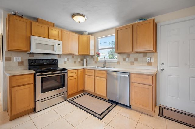 231 LAKEVIEW LANE, Englewood, FL 34223