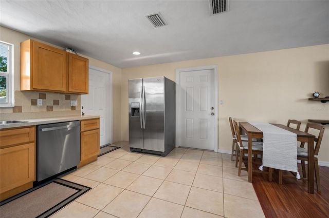 231 LAKEVIEW LANE, Englewood, FL 34223