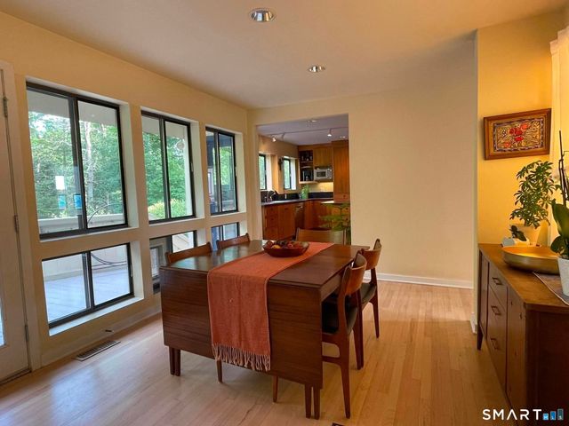 607 Lake Drive, Guilford, CT 06437