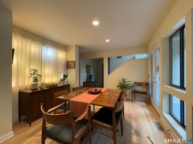 607 Lake Drive, Guilford, CT 06437