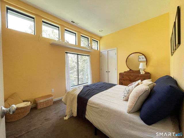 607 Lake Drive, Guilford, CT 06437