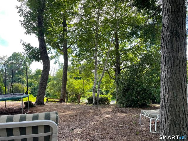 607 Lake Drive, Guilford, CT 06437