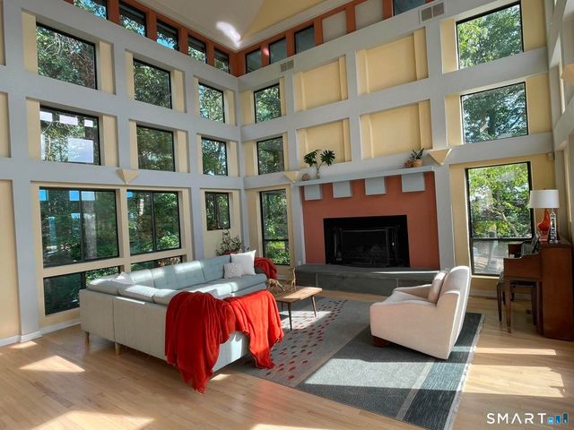 607 Lake Drive, Guilford, CT 06437
