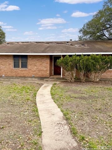6462 Fm 1144, Karnes City, TX 78118
