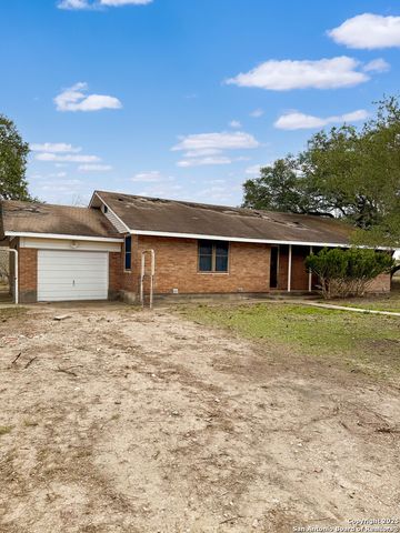 6462 Fm 1144, Karnes City, TX 78118
