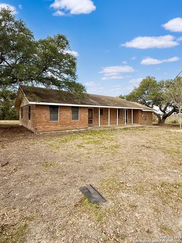 6462 Fm 1144, Karnes City, TX 78118