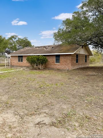 6462 Fm 1144, Karnes City, TX 78118