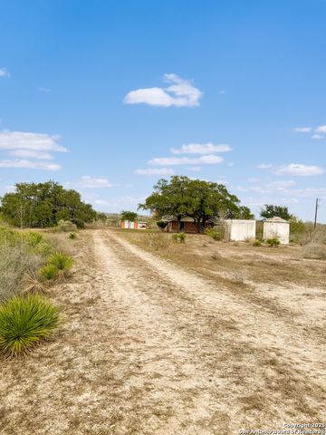 6462 Fm 1144, Karnes City, TX 78118