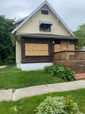 945 E Hickory Street, Kankakee, IL 60901