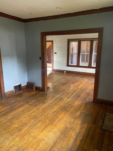 945 E Hickory Street, Kankakee, IL 60901