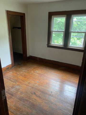 945 E Hickory Street, Kankakee, IL 60901
