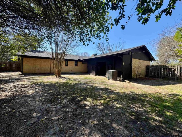 220 Guadalupe, Athens, TX 75751