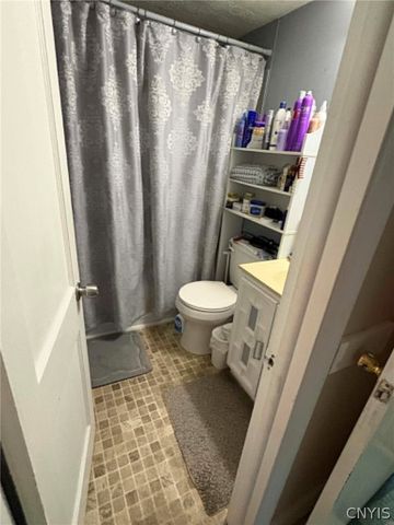 113 W 4th St N, Fulton, NY 13069