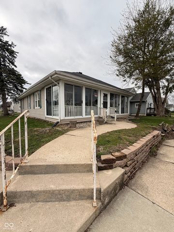 725 E 27th Street, Anderson, IN 46016