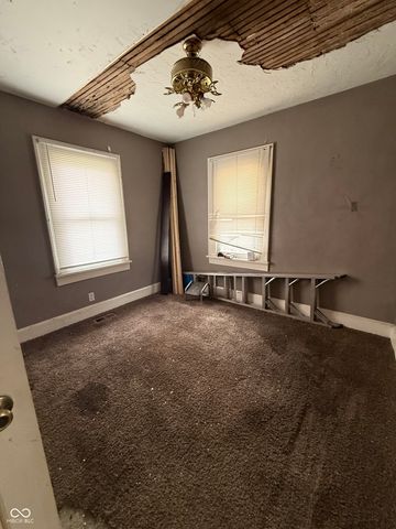 725 E 27th Street, Anderson, IN 46016