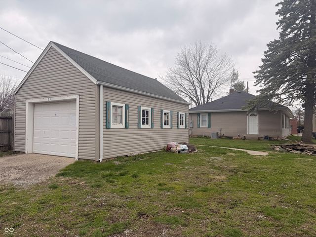 725 E 27th Street, Anderson, IN 46016