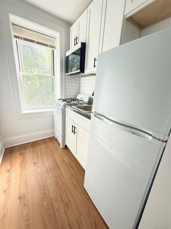 98 Harding Avenue LLB, White Plains, NY 10606