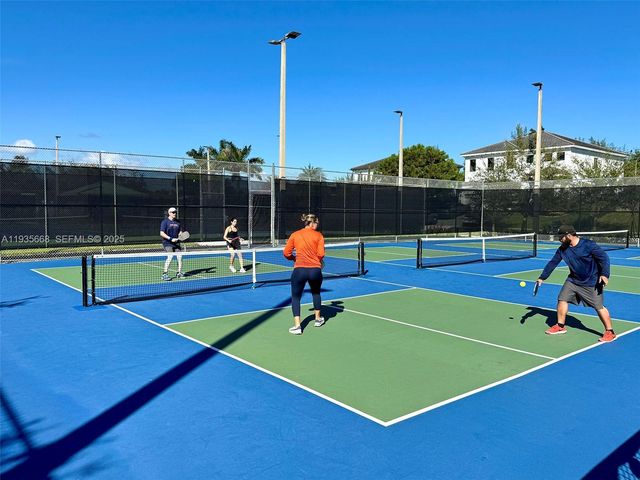 20565 SW 80th Pl, Cutler Bay, FL 33189