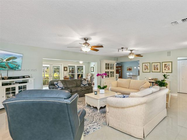 20565 SW 80th Pl, Cutler Bay, FL 33189