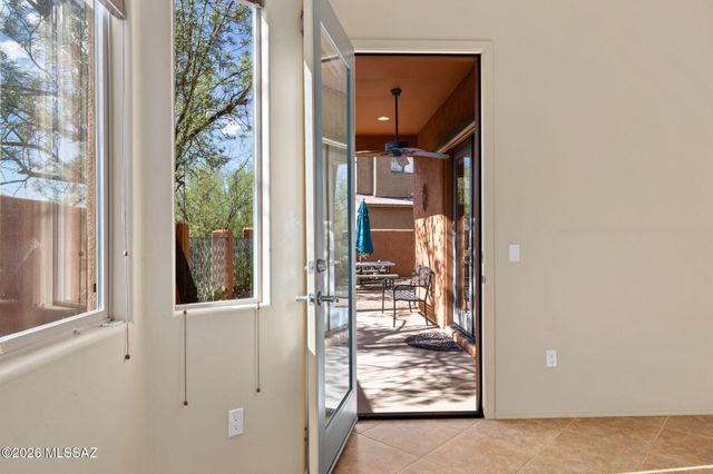 10446 E Sara Scarlet Loop, Tucson, AZ 85747