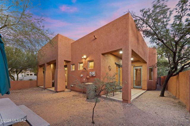 10446 E Sara Scarlet Loop, Tucson, AZ 85747
