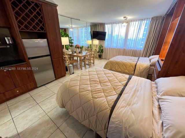 19201 Collins Avenue 428, Sunny Isles Beach, FL 33160