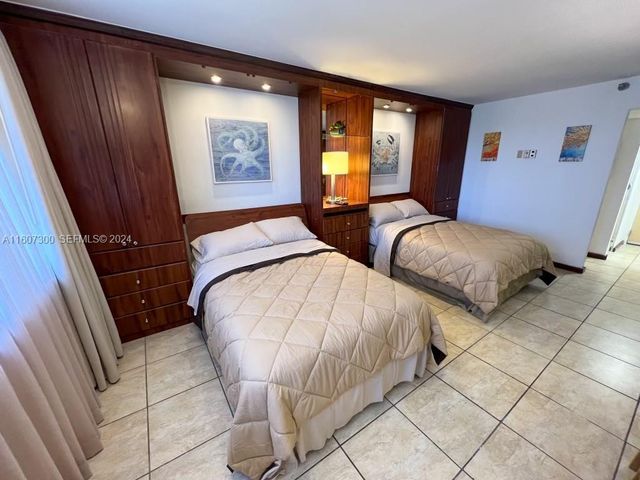 19201 Collins Avenue 428, Sunny Isles Beach, FL 33160