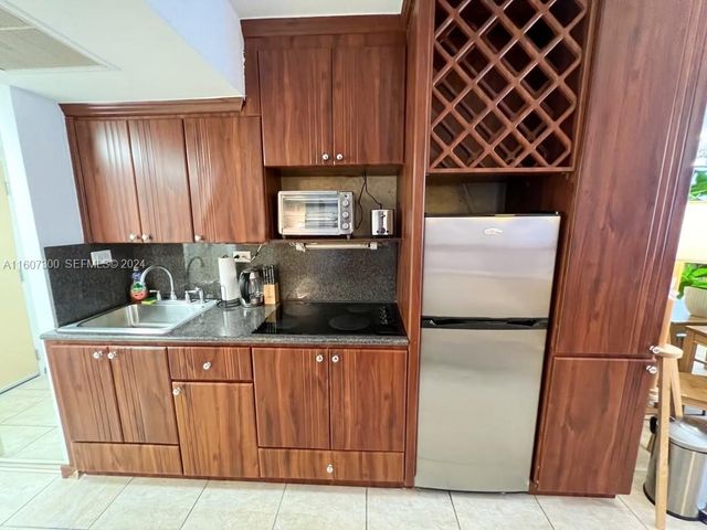 19201 Collins Avenue 428, Sunny Isles Beach, FL 33160