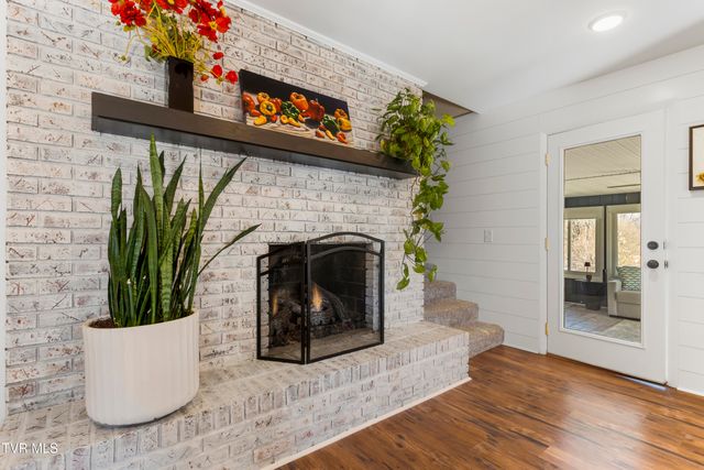 2112 Knob Creek Road, Johnson City, TN 37604