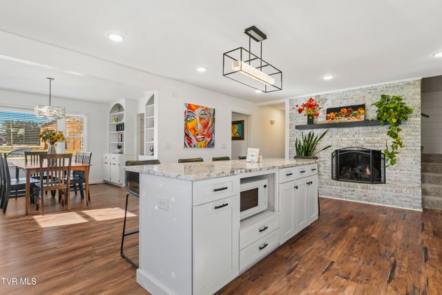 2112 Knob Creek Road, Johnson City, TN 37604