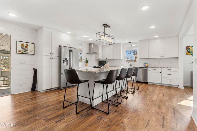 2112 Knob Creek Road, Johnson City, TN 37604