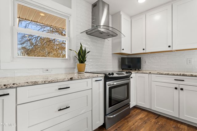 2112 Knob Creek Road, Johnson City, TN 37604