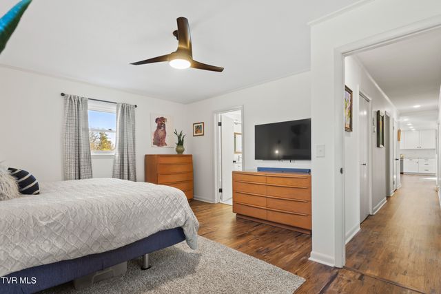 2112 Knob Creek Road, Johnson City, TN 37604