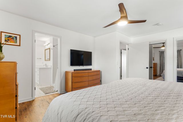 2112 Knob Creek Road, Johnson City, TN 37604