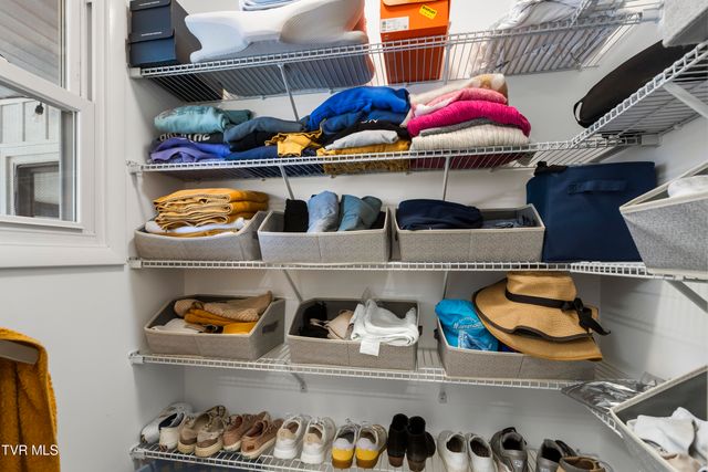 2112 Knob Creek Road, Johnson City, TN 37604