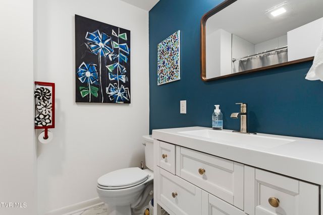 2112 Knob Creek Road, Johnson City, TN 37604