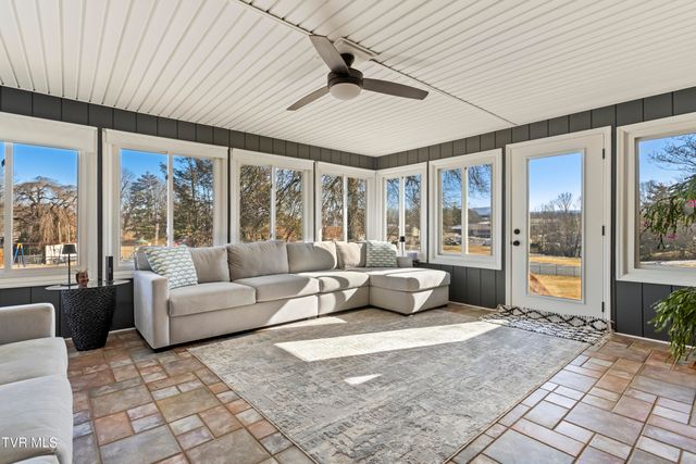 2112 Knob Creek Road, Johnson City, TN 37604