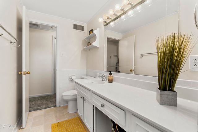 2112 Knob Creek Road, Johnson City, TN 37604