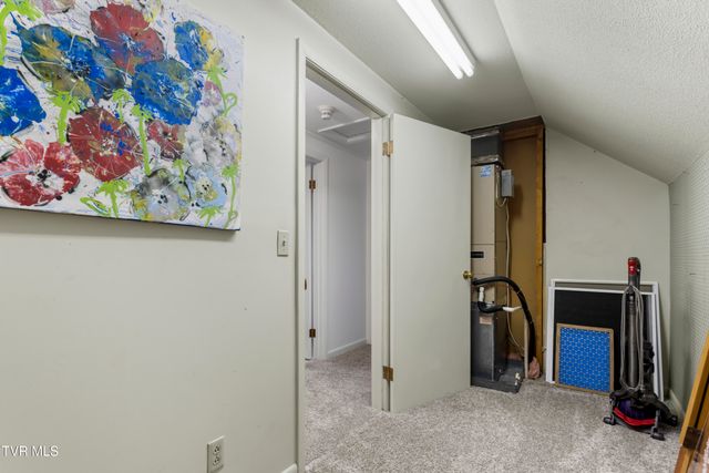 2112 Knob Creek Road, Johnson City, TN 37604