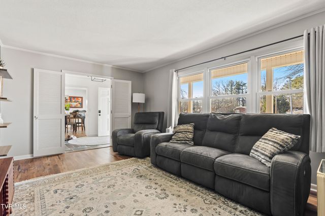 2112 Knob Creek Road, Johnson City, TN 37604