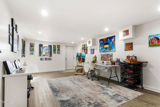 2112 Knob Creek Road, Johnson City, TN 37604