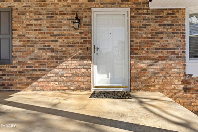 2112 Knob Creek Road, Johnson City, TN 37604