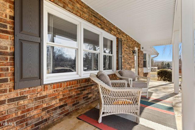 2112 Knob Creek Road, Johnson City, TN 37604