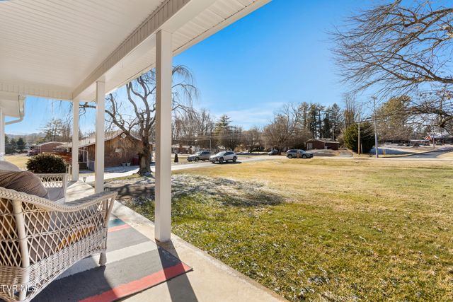 2112 Knob Creek Road, Johnson City, TN 37604